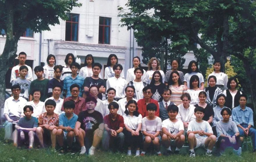 说明: 点点taptap官方网站国际部第一届毕业生合照